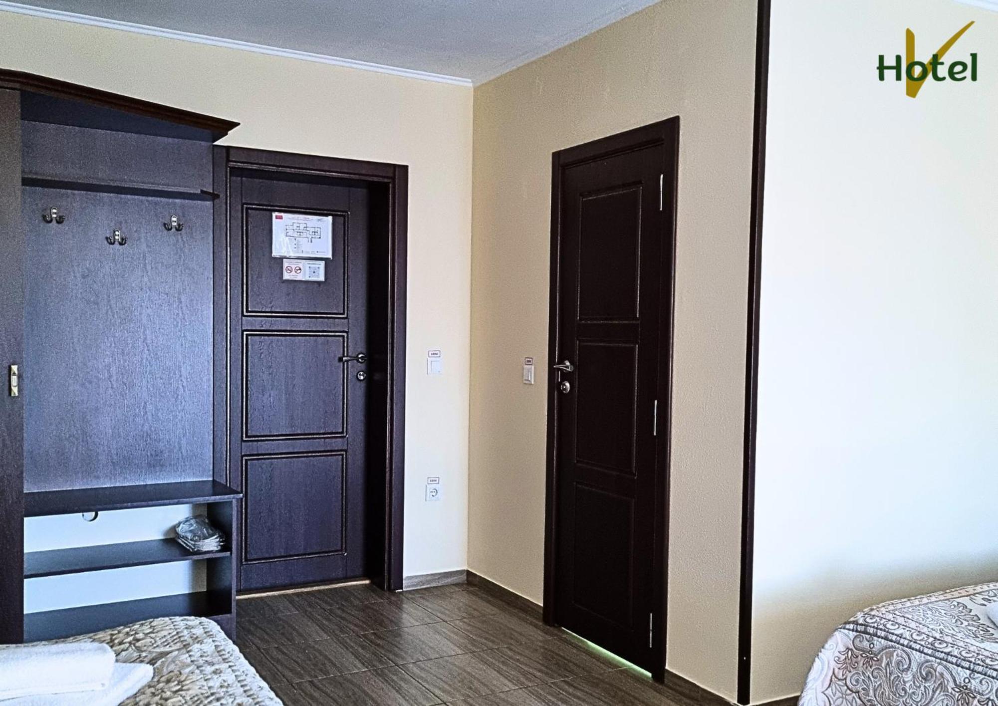 Готель "Валерія" Novoselytsya (Chernivtsi) Exterior foto
